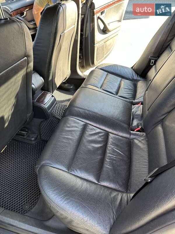 Седан Audi A4 2004 в Вышгороде