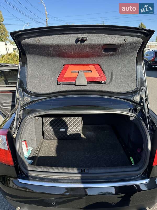 Седан Audi A4 2004 в Вышгороде