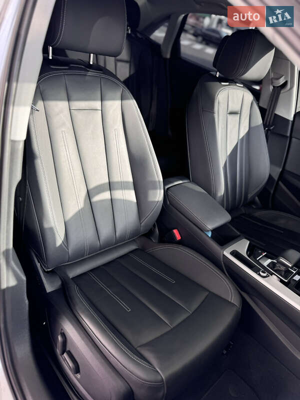 Седан Audi A4 2020 в Киеве