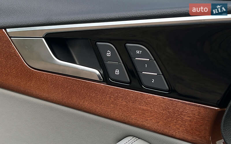 Седан Audi A4 2022 в Львове