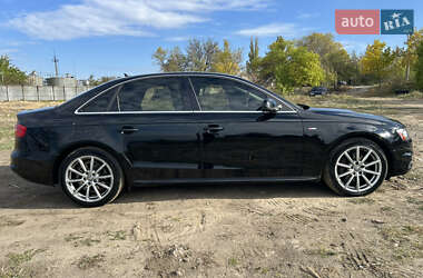 Седан Audi A4 2013 в 