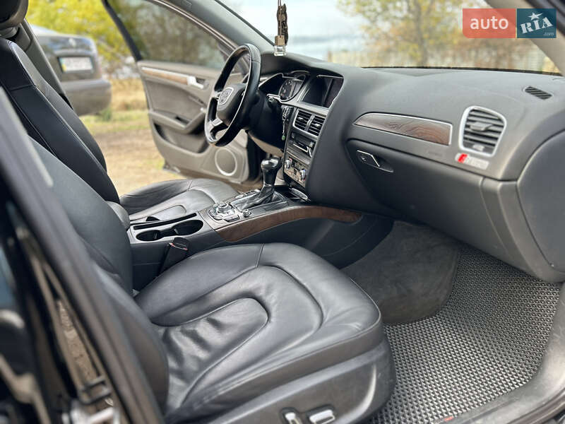 Седан Audi A4 2013 в Николаеве
