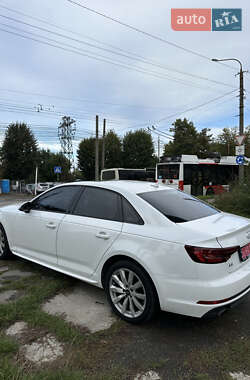 Седан Audi A4 2018 в 