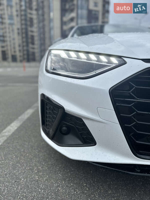 Седан Audi A4 2022 в Киеве