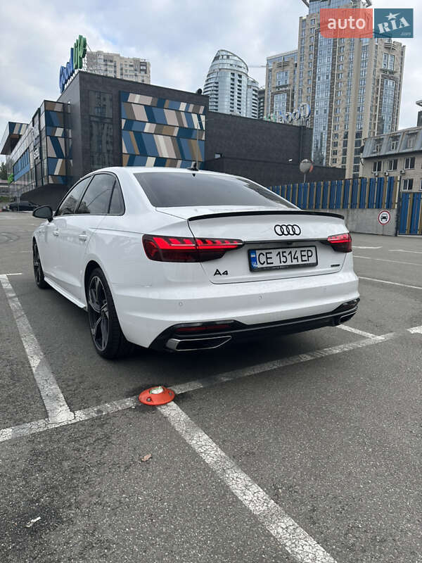 Седан Audi A4 2022 в Киеве