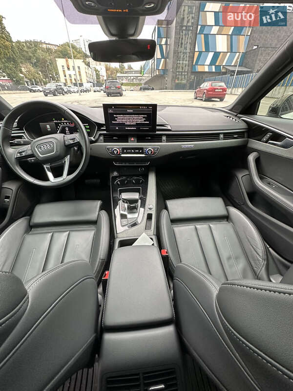 Седан Audi A4 2022 в Киеве