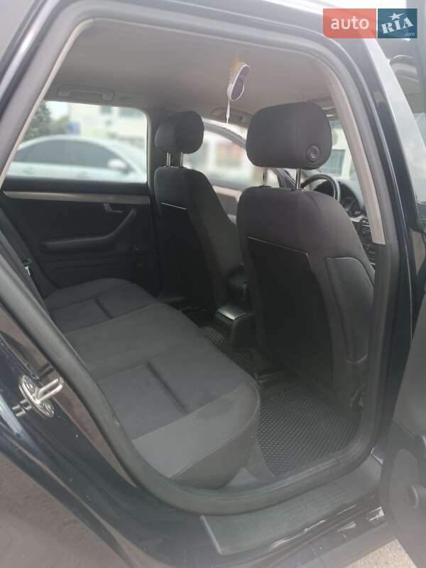 Универсал Audi A4 2002 в Городке