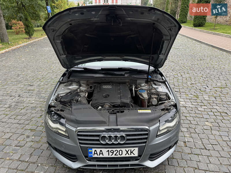 Седан Audi A4 2010 в Киеве