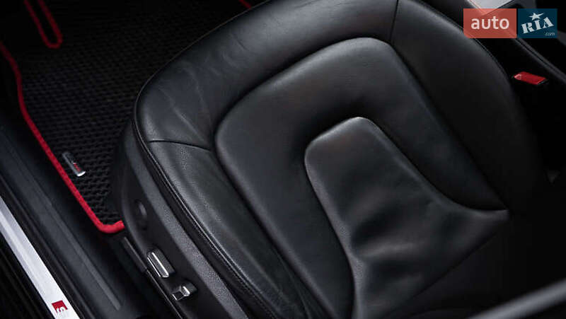 Седан Audi A4 2015 в Киеве