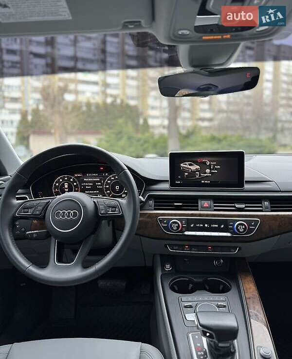 Седан Audi A4 2019 в Киеве