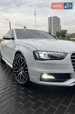 Седан Audi A4 2015 в 
