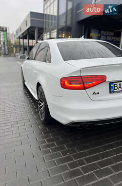 Седан Audi A4 2015 в 