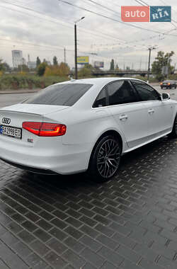 Седан Audi A4 2015 в 