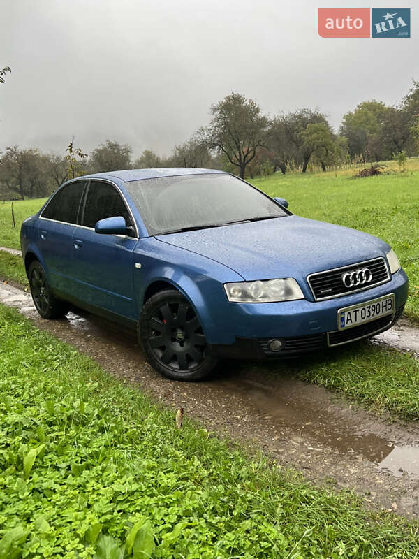 Седан Audi A4 2000 в Косове