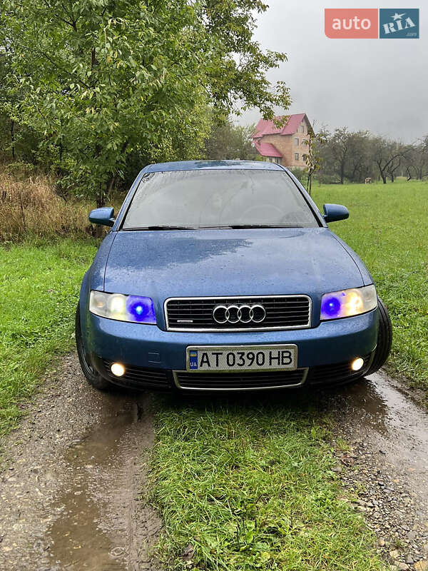 Седан Audi A4 2000 в Косове