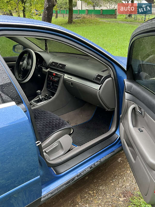 Седан Audi A4 2000 в Косове