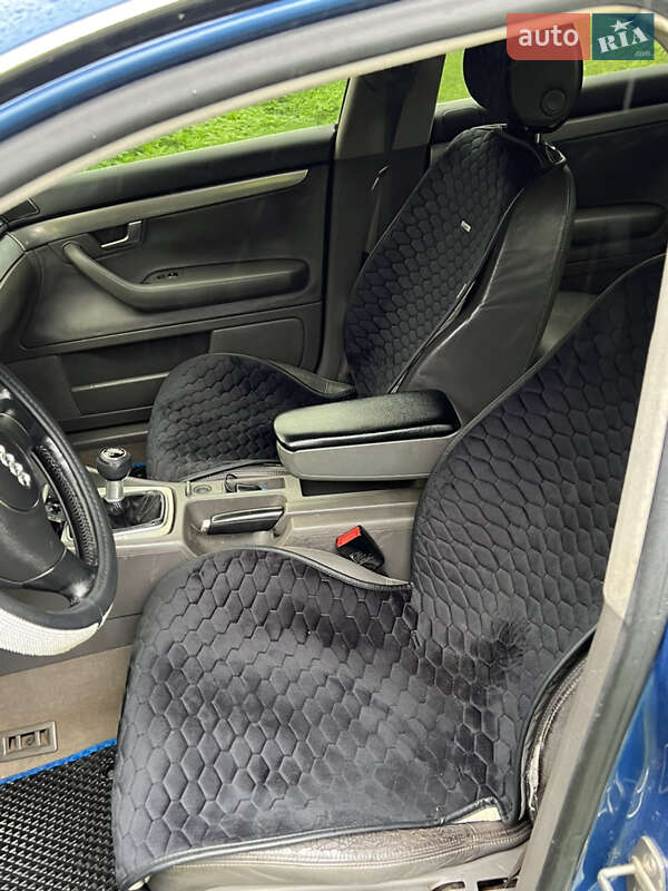 Седан Audi A4 2000 в Косове
