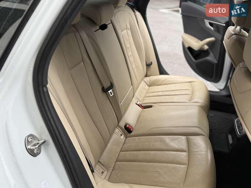 Седан Audi A4 2017 в Киеве