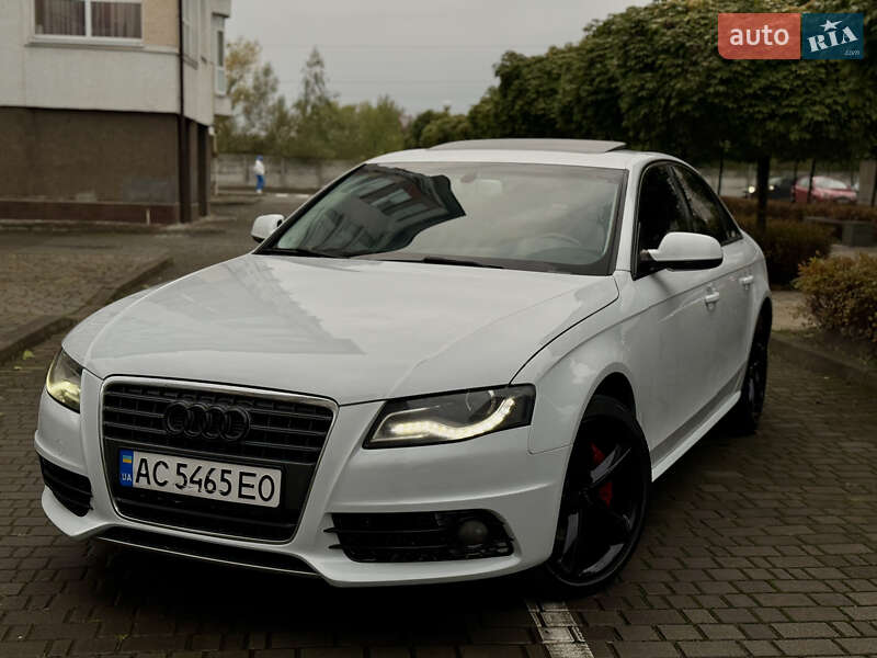 Седан Audi A4 2012 в Ивано-Франковске