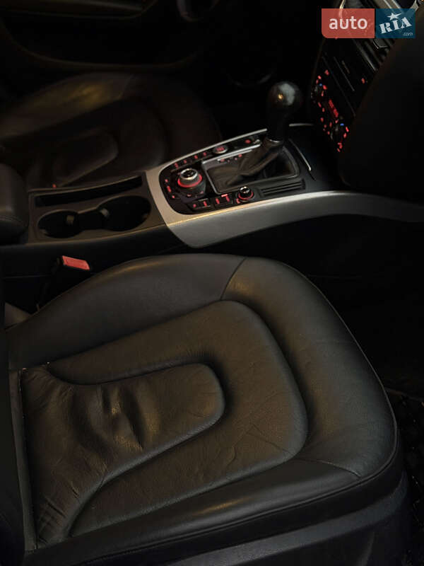 Седан Audi A4 2012 в Ивано-Франковске