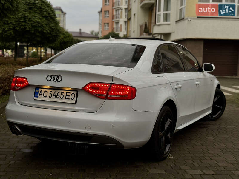 Седан Audi A4 2012 в Ивано-Франковске