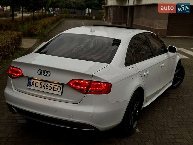 Седан Audi A4 2012 в Ивано-Франковске