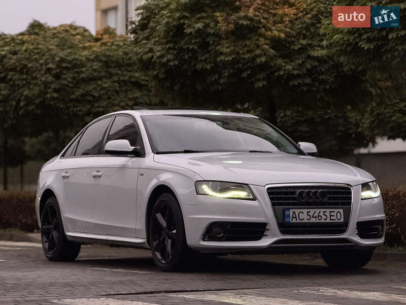 Седан Audi A4 2012 в Ивано-Франковске