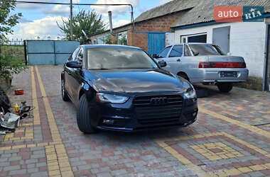 Седан Audi A4 2012 в Краснограде