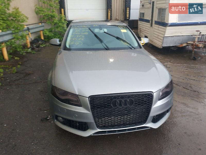 Седан Audi A4 2011 в Ровно