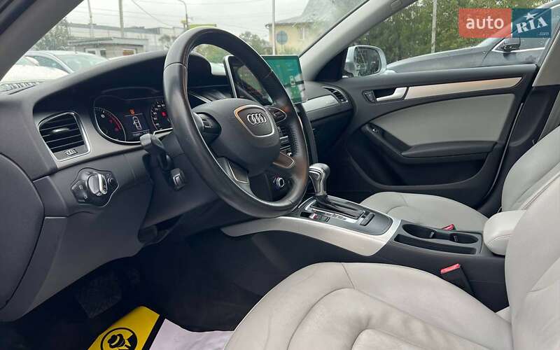 Седан Audi A4 2013 в Ивано-Франковске
