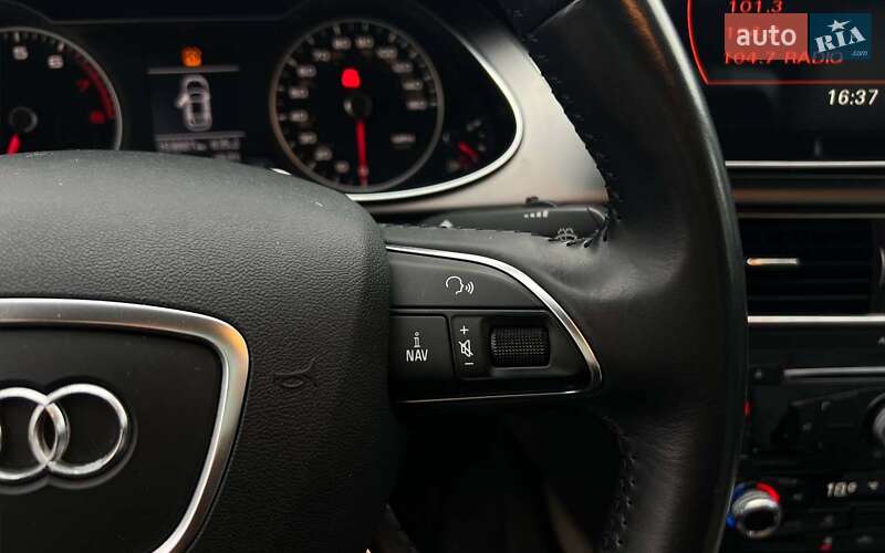 Седан Audi A4 2013 в Ивано-Франковске