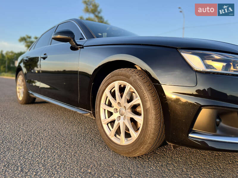 Седан Audi A4 2020 в Киеве