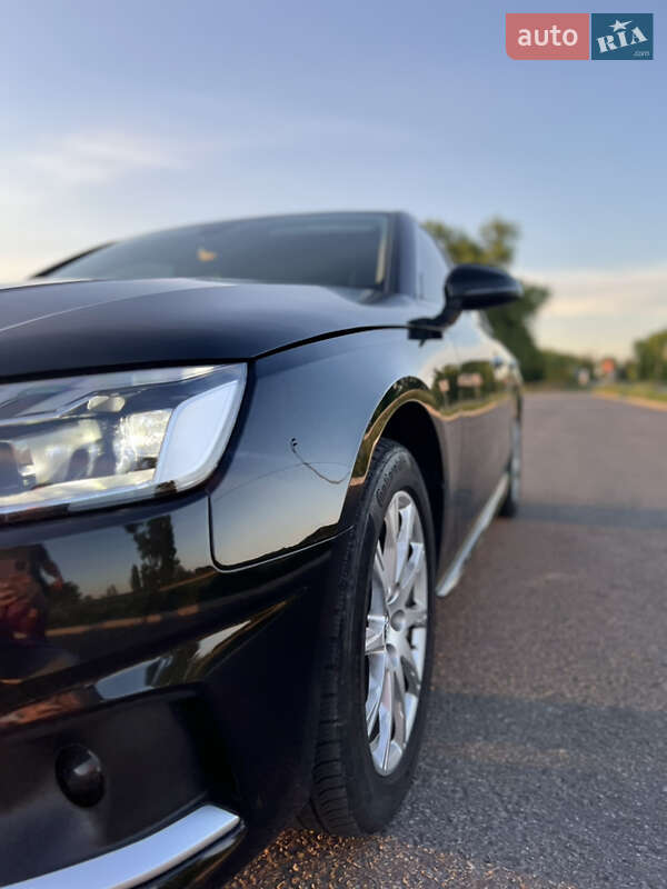 Седан Audi A4 2020 в Киеве