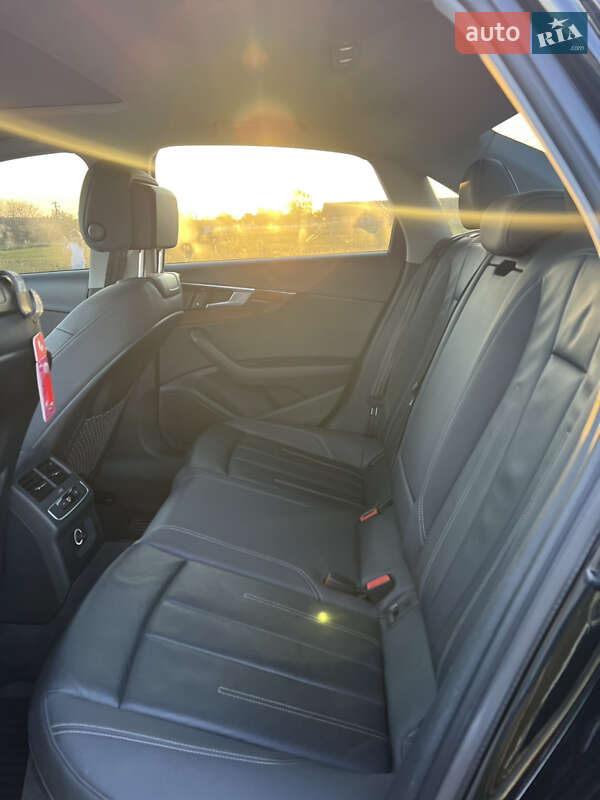 Седан Audi A4 2020 в Киеве