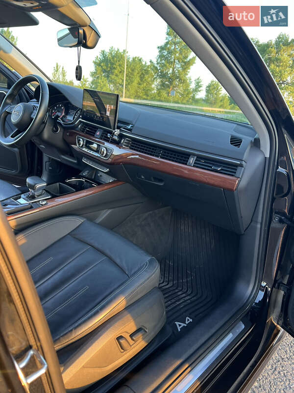 Седан Audi A4 2020 в Киеве