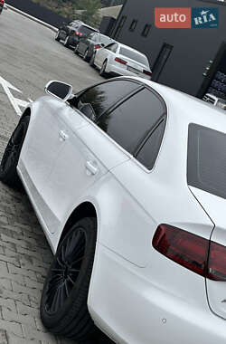 Седан Audi A4 2010 в 