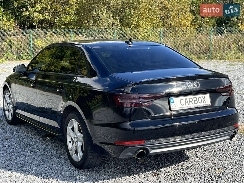 Седан Audi A4 2018 в Львове