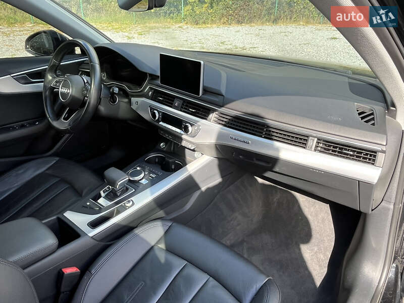 Седан Audi A4 2018 в Львове