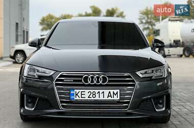 Седан Audi A4 2019 в 