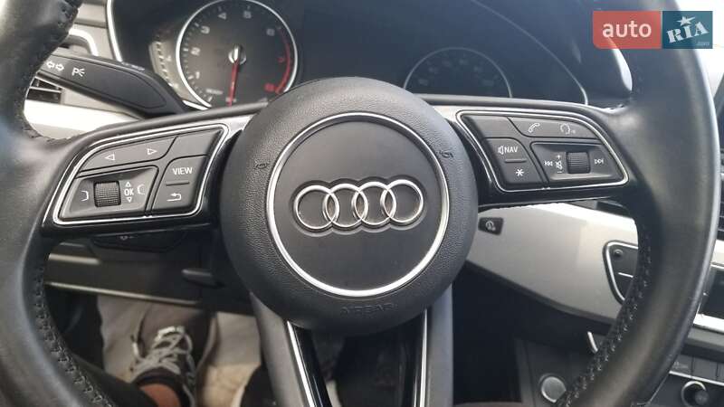 Седан Audi A4 2016 в Львове