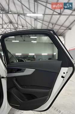 Седан Audi A4 2017 в 