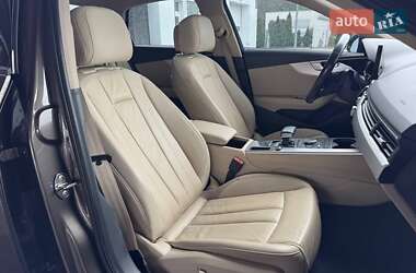 Седан Audi A4 2016 в 