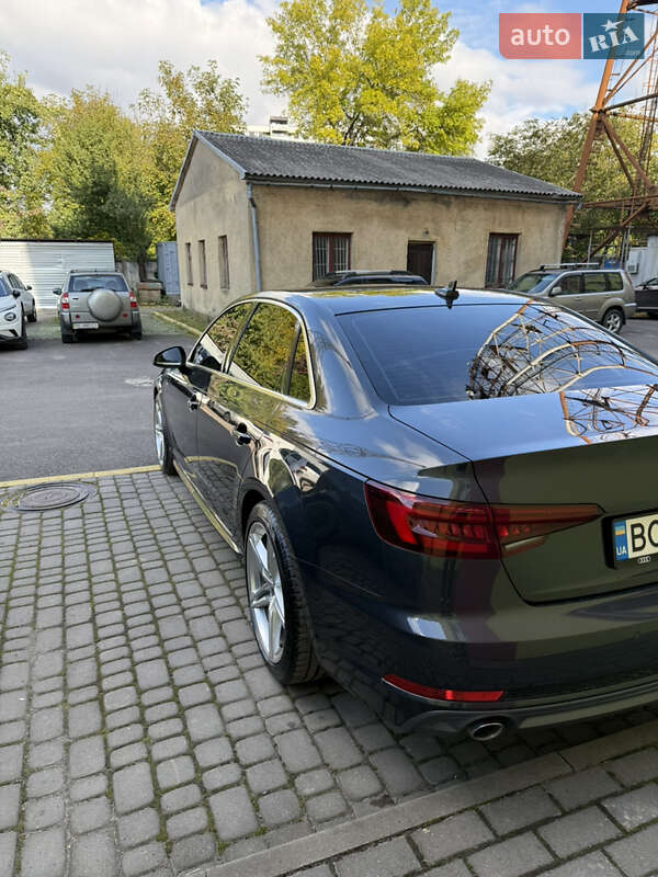 Седан Audi A4 2018 в Львове