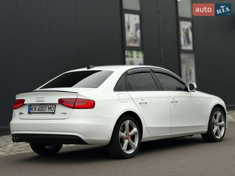Седан Audi A4 2012 в Киеве