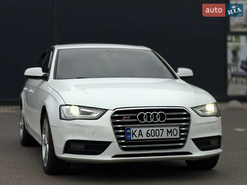 Седан Audi A4 2012 в Киеве