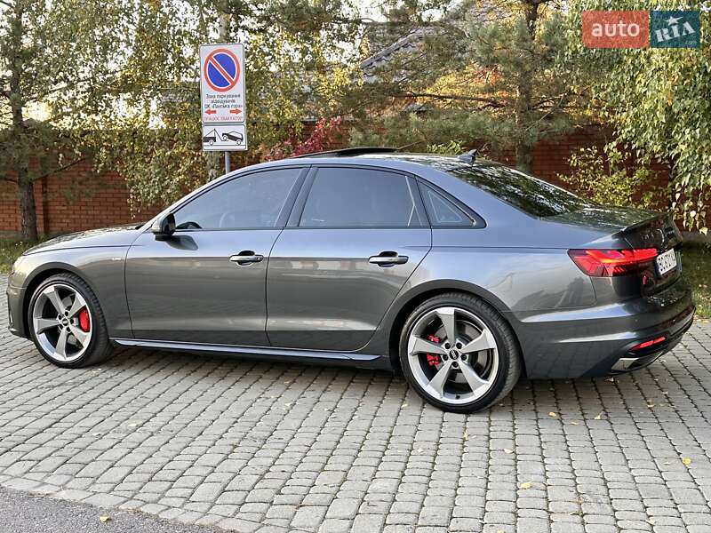 Седан Audi A4 2024 в Львове