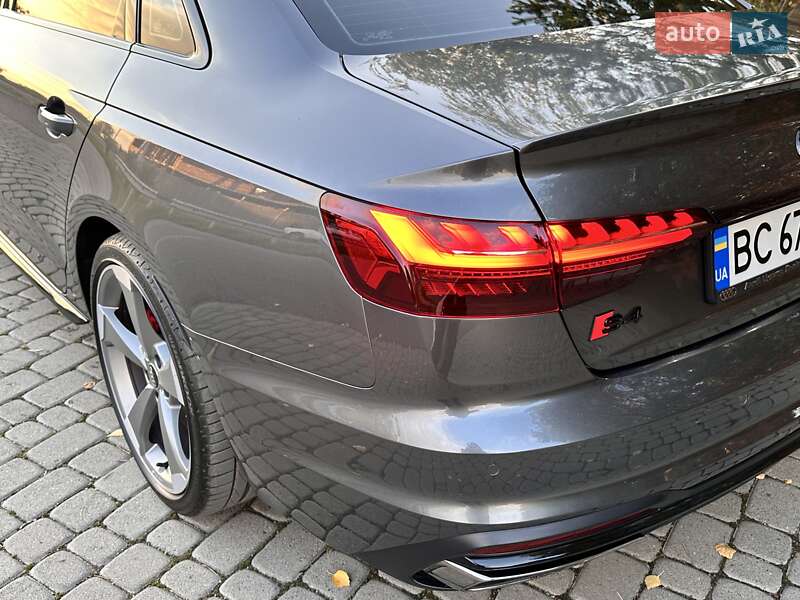 Седан Audi A4 2024 в Львове
