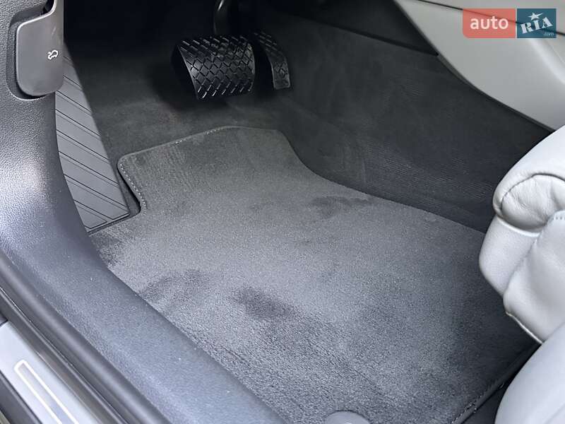 Седан Audi A4 2024 в Львове