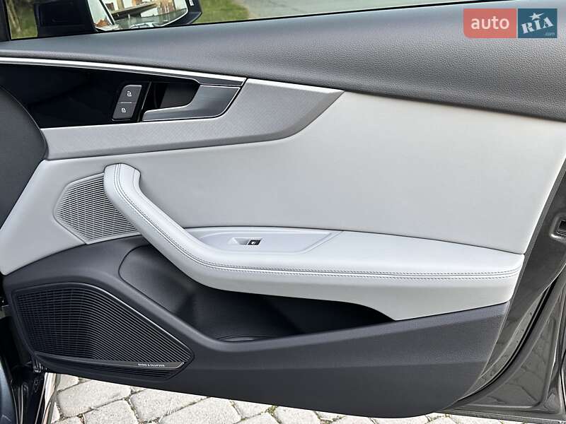 Седан Audi A4 2024 в Львове