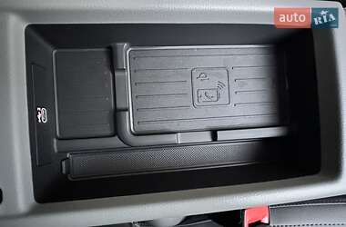 Седан Audi A4 2024 в Львове